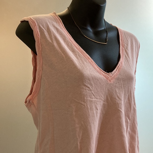 Free People’s We The Free Blush Pink V-Neck - Picture 3 of 12
